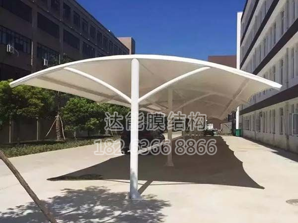 膜結構車棚